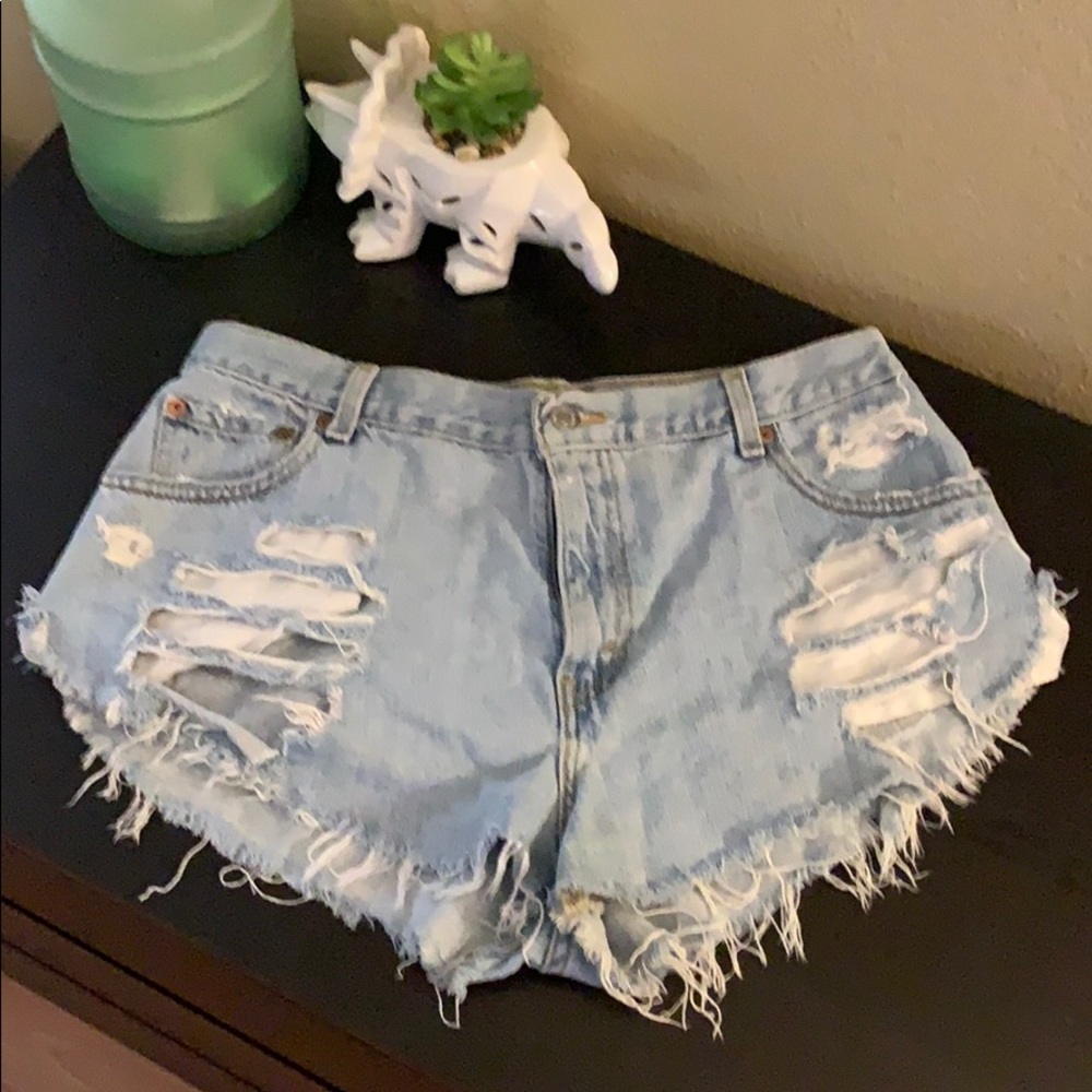 ⚡️SALE⚡️Highwaisted Levi’s Shorts
